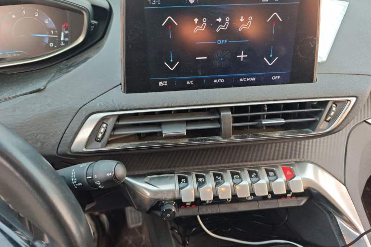 Used Peugeot 5008 2017 350THP 7-Seater Boundless Edition Audio And AC Panel