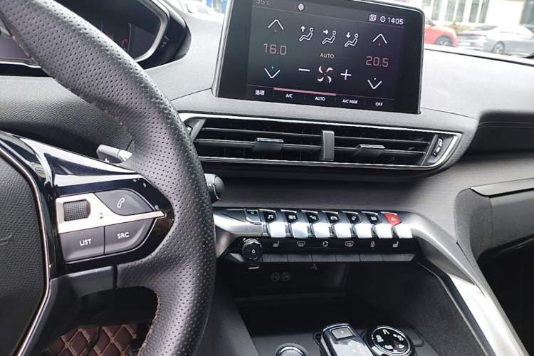 Used Peugeot 5008 2017 380THP 7-Seater Luxury GT Edition Audio And AC Panel