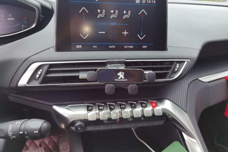 Used Peugeot 5008 2017 350THP 7-Seater Elite Edition Audio And AC Panel
