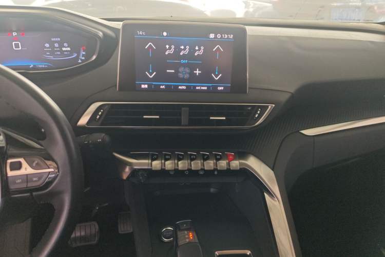 Used Peugeot 5008 2017 350THP 7-Seater Elite Edition Audio And AC Panel
