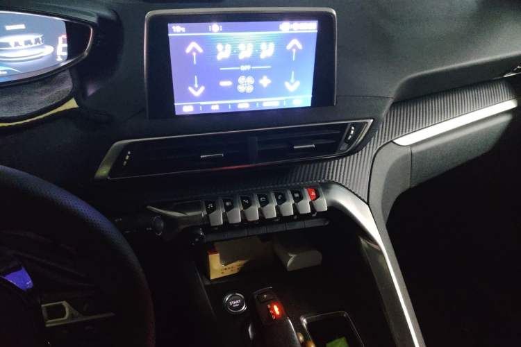 Used Peugeot 5008 2017 380THP 7-Seater Boundary-Free Edition Audio And AC Panel