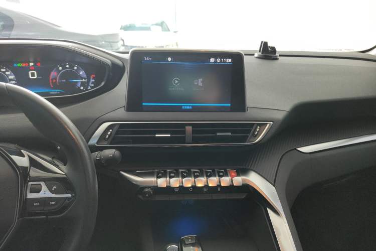 Used Peugeot 5008 2017 380THP 7-Seater Elite Edition Audio And AC Panel