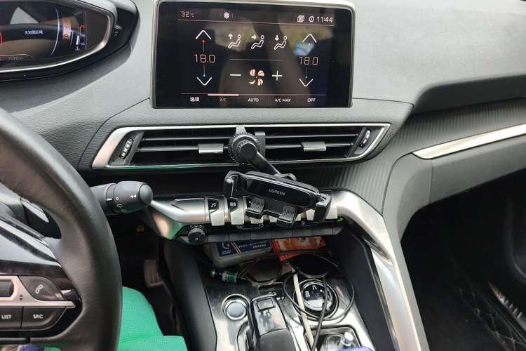 Used Peugeot 5008 2017 350THP 7-Seater Elite Edition Audio And AC Panel