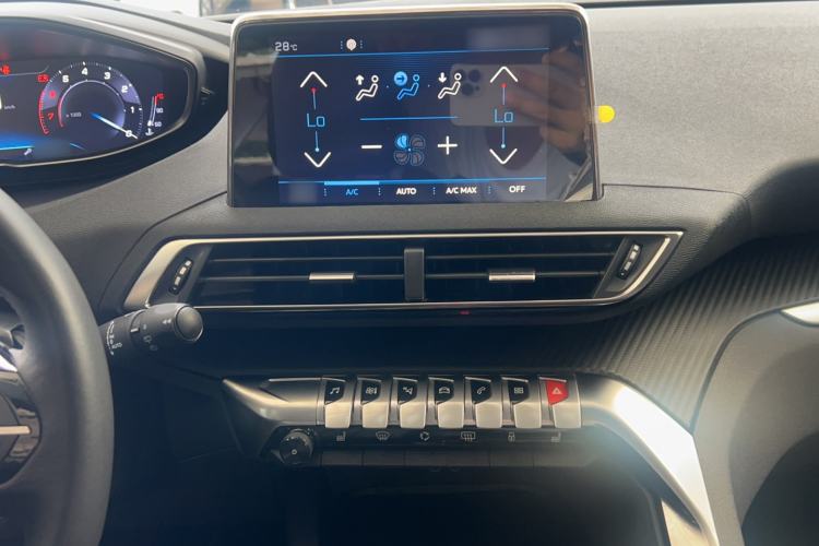 Used Peugeot 5008 2017 380THP 7-Seater Boundary-Free Edition Audio And AC Panel