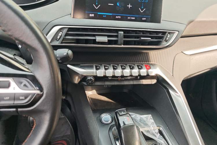 Used Peugeot 5008 2017 380THP 7-Seater Elite Edition Audio And AC Panel