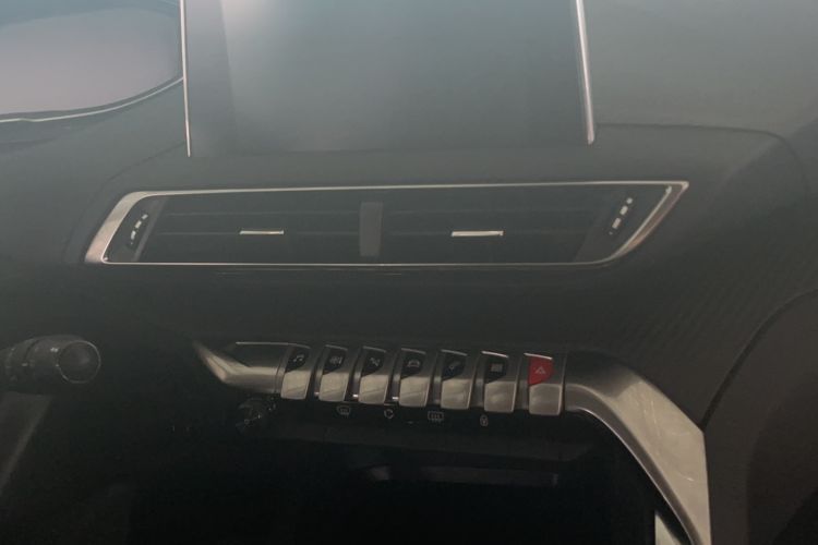 Used Peugeot 5008 2017 350THP 7-Seater Elite Edition Audio And AC Panel
