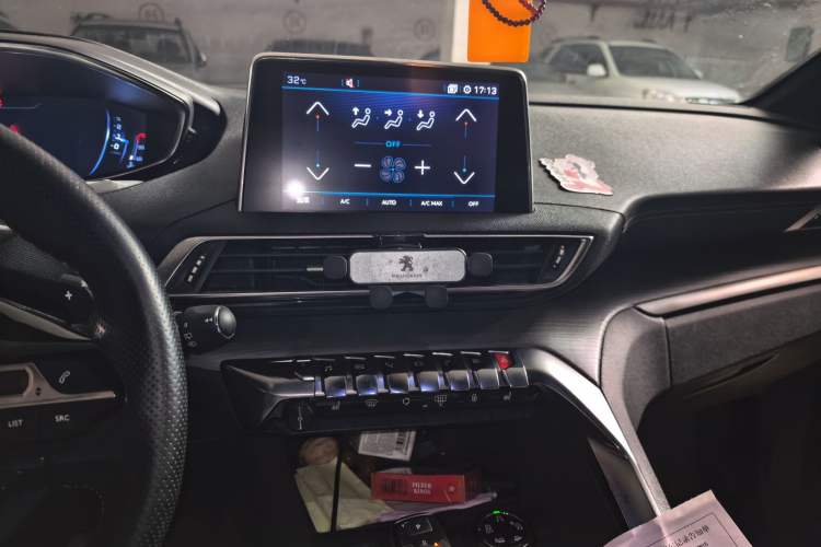 Used Peugeot 5008 2017 380THP 7-Seater Luxury GT Edition Audio And AC Panel