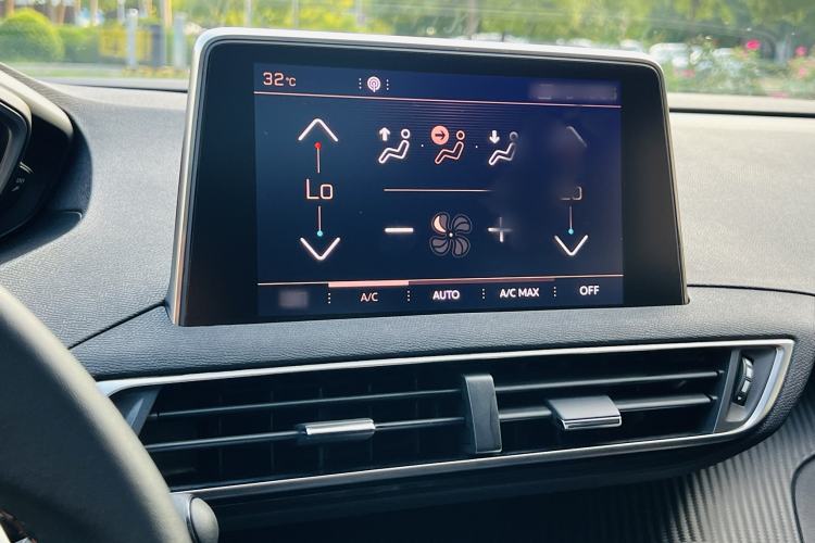 Used Peugeot 5008 2017 380THP 7-Seater Elite Edition Audio And AC Panel