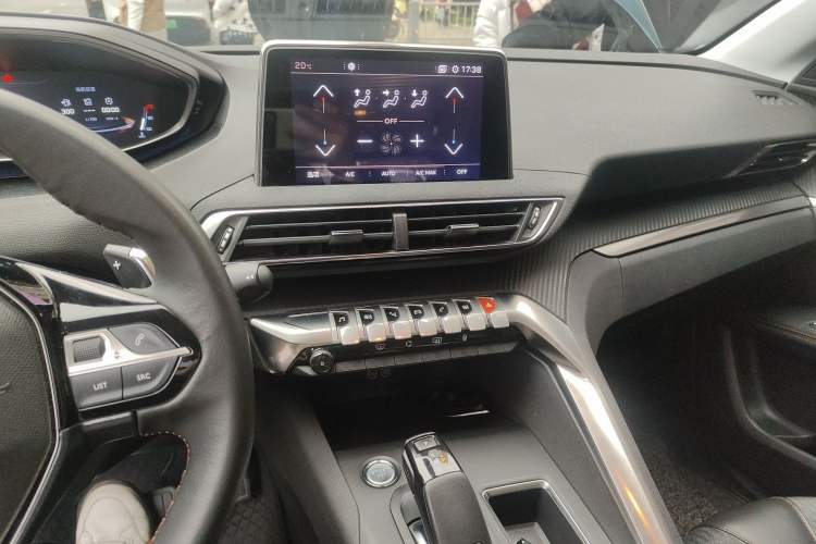 Used Peugeot 5008 2017 350THP 7-Seater Elite Edition Audio And AC Panel