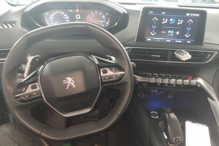 Used Peugeot 5008 2017 380THP 7-Seater Elite Edition Center Console