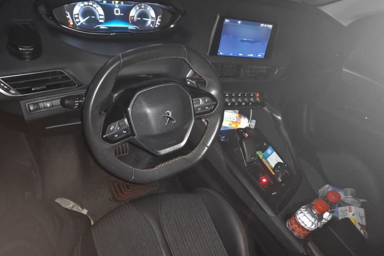 Used Peugeot 5008 2017 380THP 7-Seater Elite Edition Center Console
