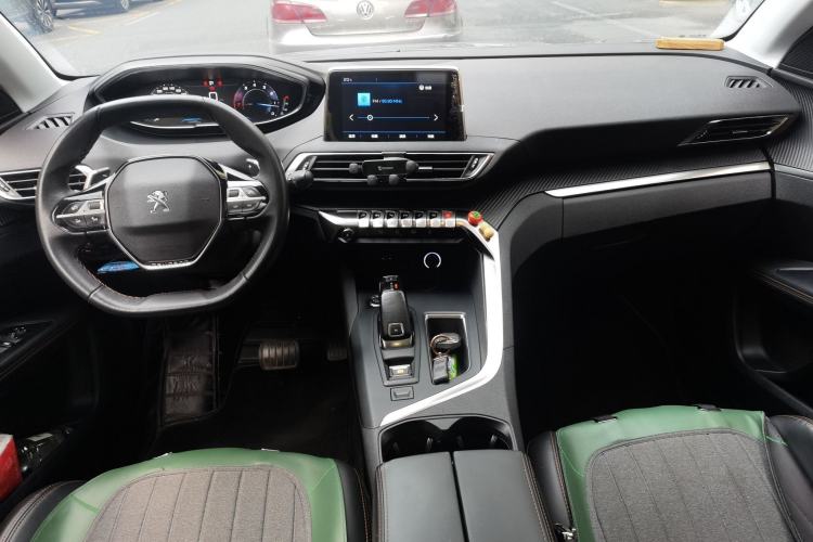 Used Peugeot 5008 2017 350THP 7-Seater Elite Edition Center Console