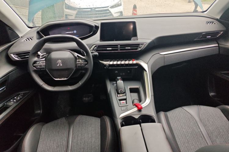 Used Peugeot 5008 2017 350THP 7-Seater Elite Edition Center Console