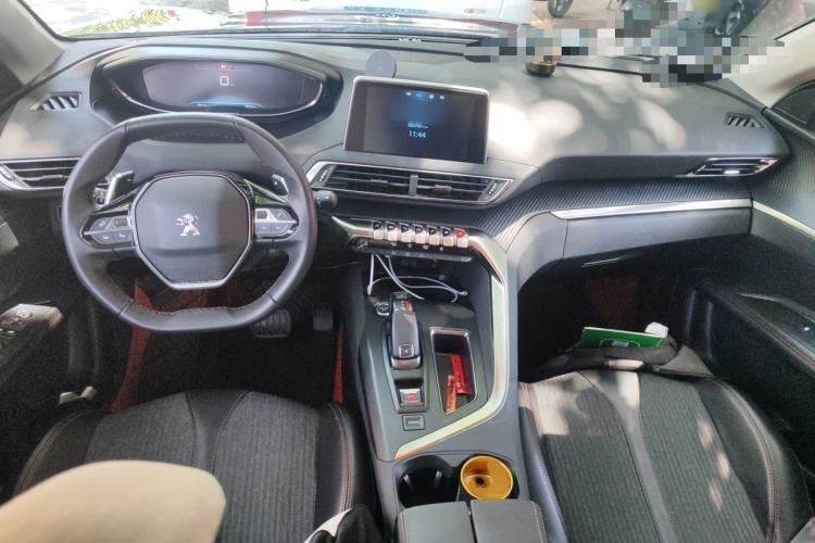 Used Peugeot 5008 2017 380THP 5-Seater Elite Edition Center Console
