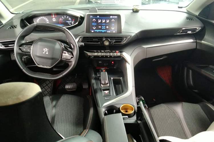 Used Peugeot 5008 2017 380THP 5-Seater Elite Edition Center Console