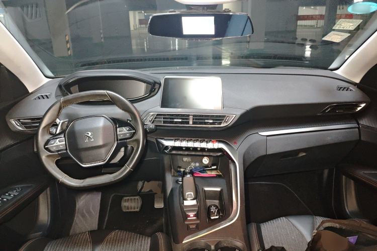 Used Peugeot 5008 2017 380THP 7-Seater Elite Edition Center Console