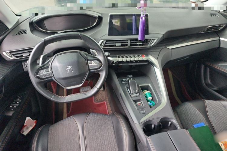 Used Peugeot 5008 2017 350THP 7-Seater Elite Edition Center Console