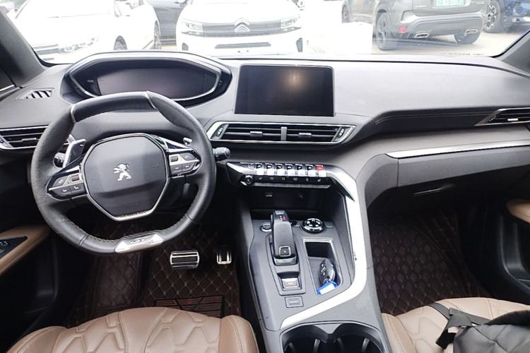 Used Peugeot 5008 2017 380THP 7-Seater Luxury GT Edition Center Console