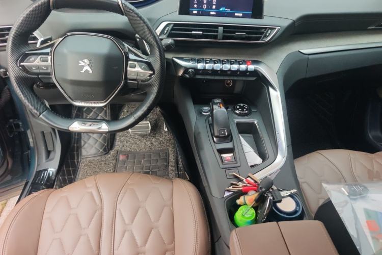 Used Peugeot 5008 2017 380THP 7-Seater Luxury GT Edition Center Console