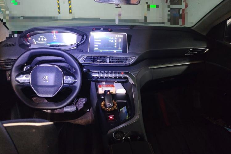 Used Peugeot 5008 2017 380THP 7-Seater Boundary-Free Edition Center Console