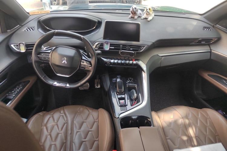 Used Peugeot 5008 2017 380THP 7-Seater Luxury GT Edition Center Console