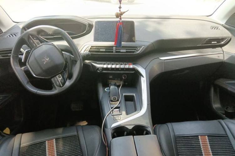 Used Peugeot 5008 2017 380THP 7-Seater Elite Edition Center Console