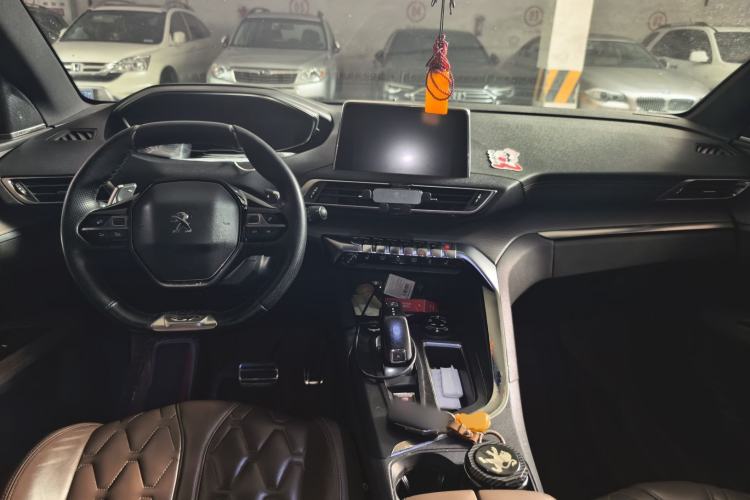 Used Peugeot 5008 2017 380THP 7-Seater Luxury GT Edition Center Console