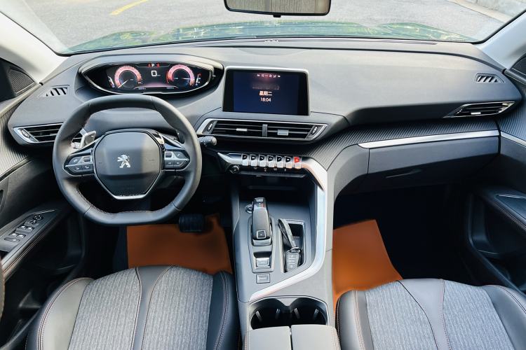 Used Peugeot 5008 2017 380THP 7-Seater Elite Edition Center Console