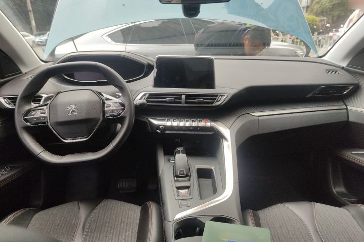 Used Peugeot 5008 2017 350THP 7-Seater Elite Edition Center Console