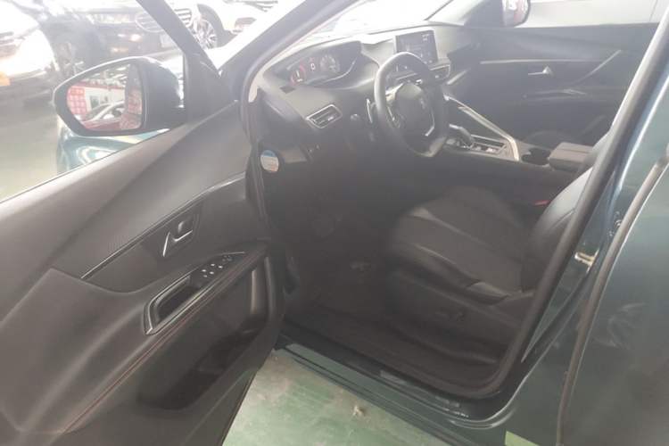 Used Peugeot 5008 2017 380THP 7-Seater Elite Edition Driver Seat