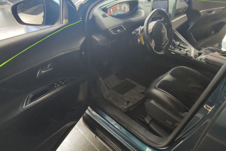 Used Peugeot 5008 2017 350THP 7-Seater Elite Edition Driver Seat