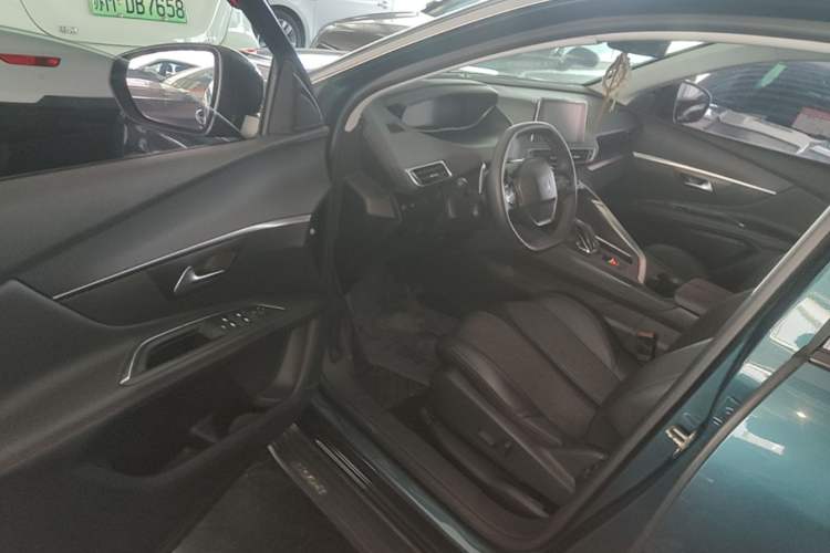 Used Peugeot 5008 2017 380THP 7-Seater Boundary-Free Edition Driver Seat