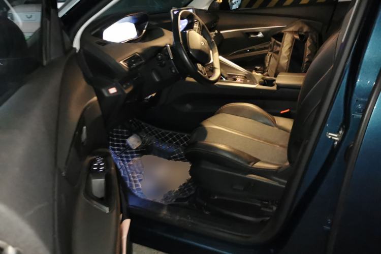 Used Peugeot 5008 2017 380THP 7-Seater Elite Edition Driver Seat