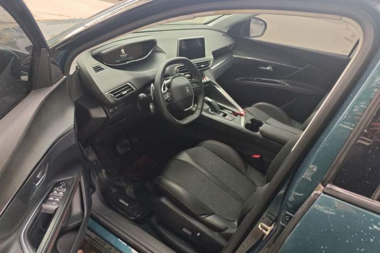 Used Peugeot 5008 2017 350THP 7-Seater Elite Edition Driver Seat