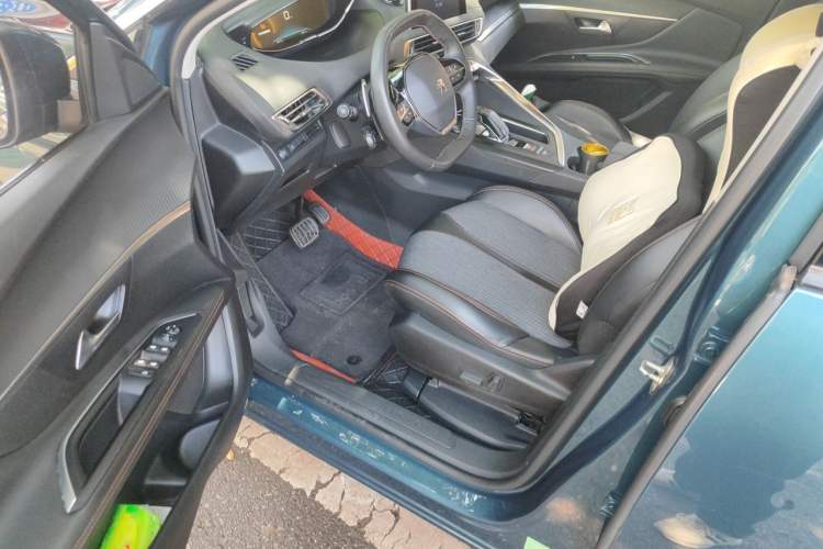 Used Peugeot 5008 2017 380THP 5-Seater Elite Edition Driver Seat