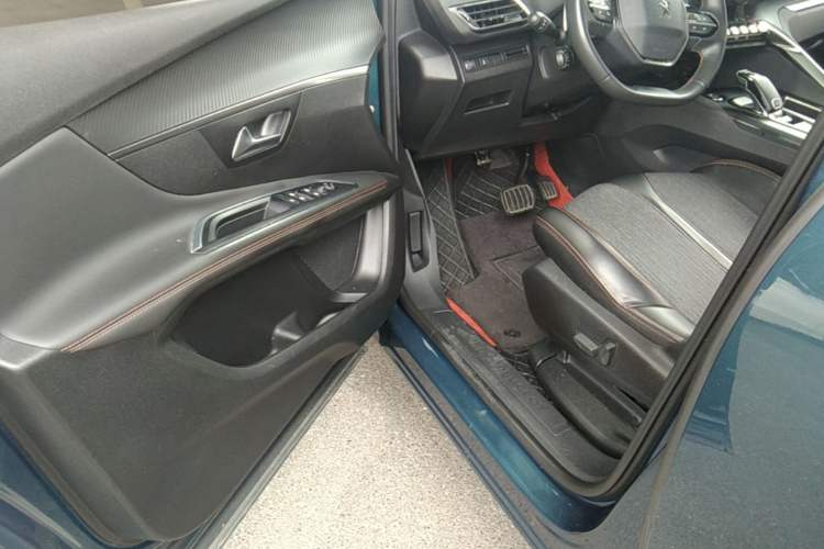 Used Peugeot 5008 2017 380THP 5-Seater Elite Edition Driver Seat