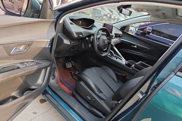 Used Peugeot 5008 2017 380THP 7-Seater Elite Edition Driver Seat