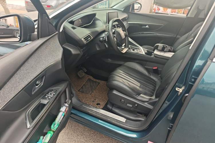 Used Peugeot 5008 2017 380THP 7-Seater Luxury Edition Driver Seat