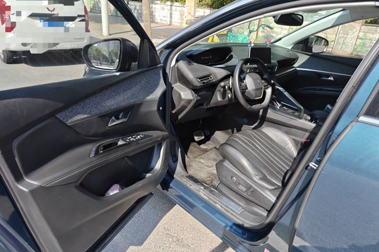Used Peugeot 5008 2017 380THP 7-Seater Luxury Edition Driver Seat