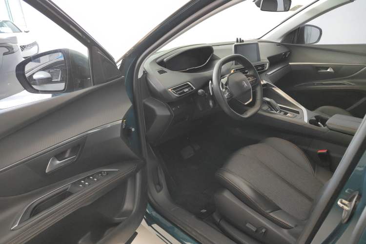 Used Peugeot 5008 2017 380THP 7-Seater Elite Edition Driver Seat