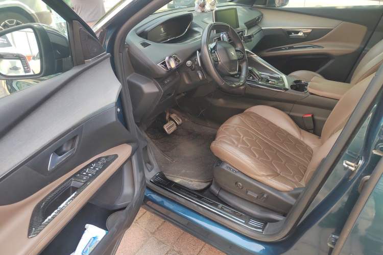 Used Peugeot 5008 2017 380THP 7-Seater Luxury GT Edition Driver Seat
