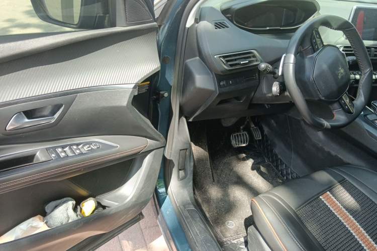 Used Peugeot 5008 2017 380THP 7-Seater Elite Edition Driver Seat