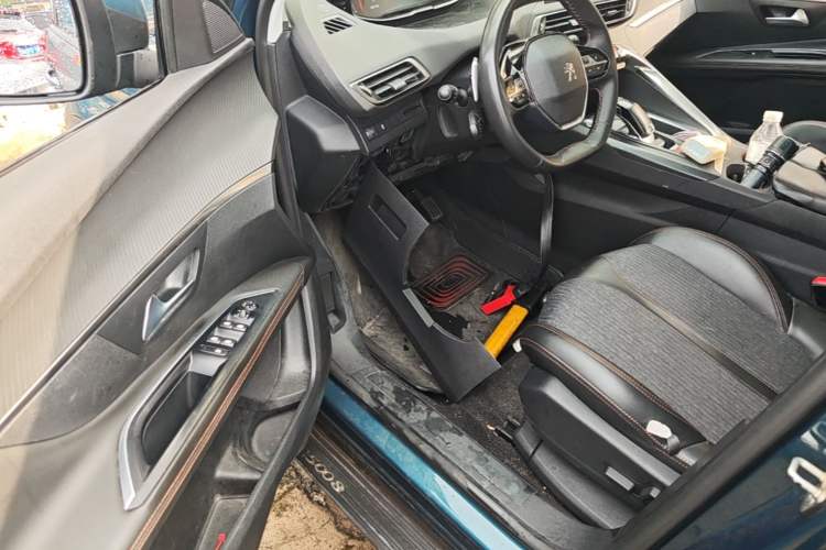 Used Peugeot 5008 2017 380THP 7-Seater Elite Edition Driver Seat