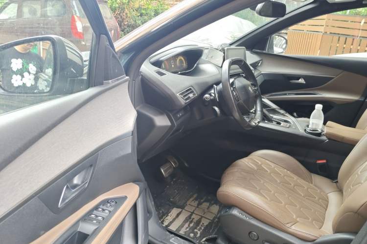 Used Peugeot 5008 2017 380THP 7-Seater Luxury GT Edition Driver Seat