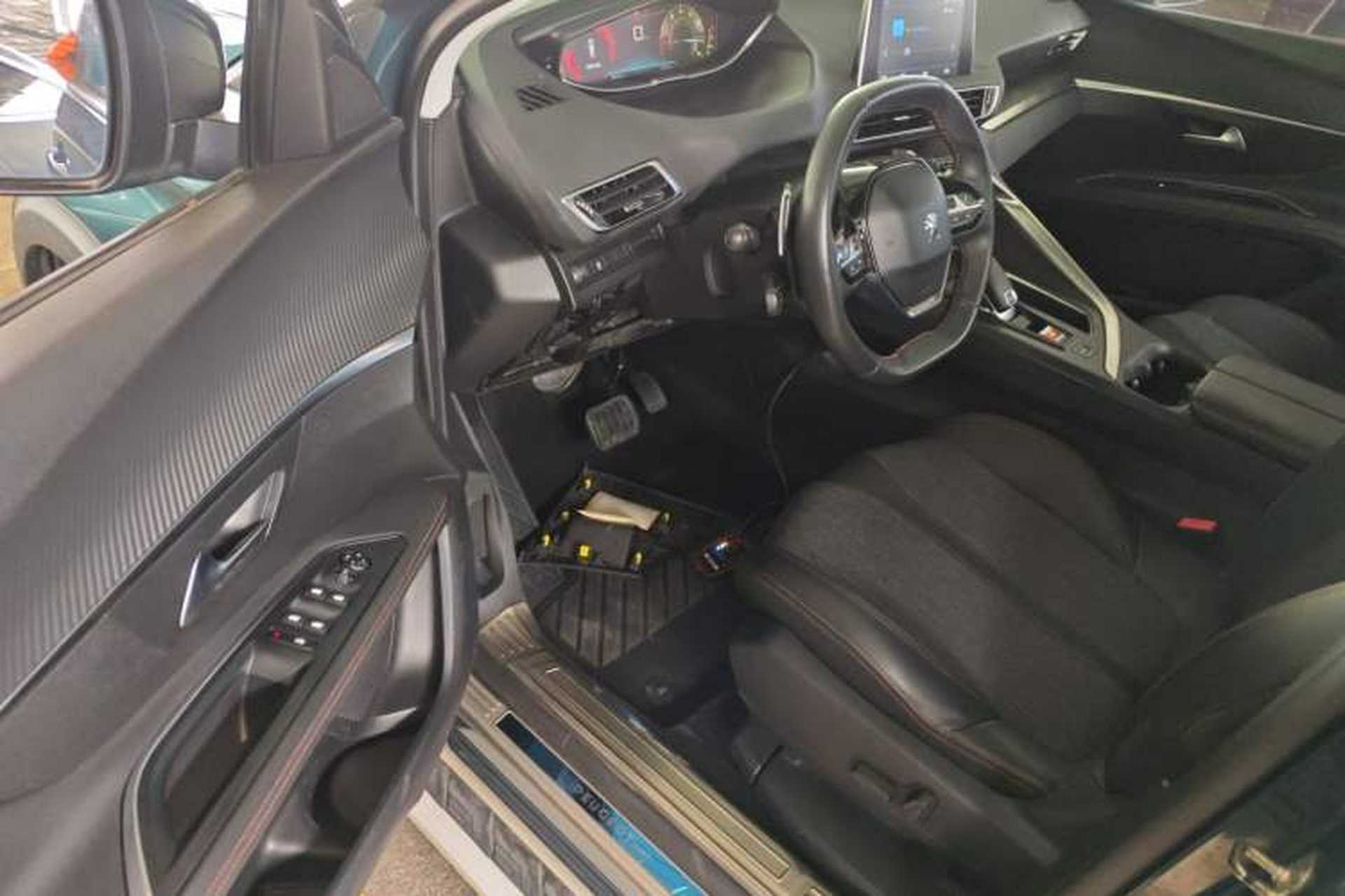 Used Peugeot 5008 2017 350THP 7-Seater Elite Edition Driver Seat