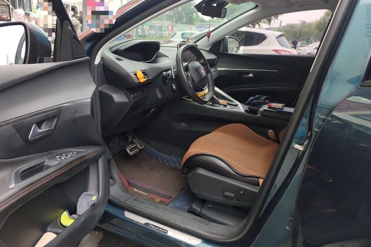 Used Peugeot 5008 2017 350THP 7-Seater Elite Edition Driver Seat