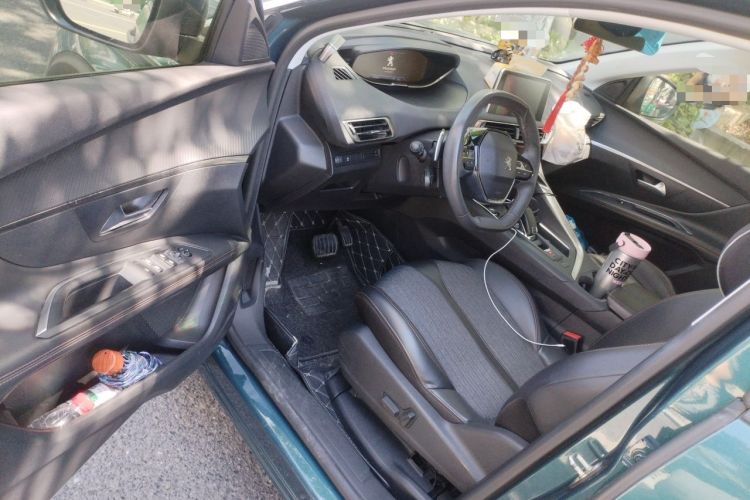 Used Peugeot 5008 2017 350THP 7-Seater Elite Edition Driver Seat
