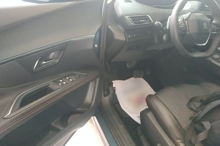 Used Peugeot 5008 2017 380THP 7-Seater Elite Edition Driver Seat