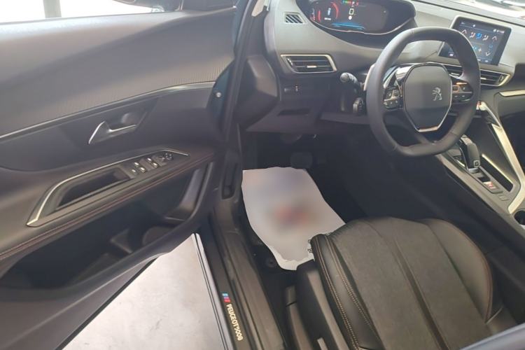 Used Peugeot 5008 2017 380THP 5-Seater Elite Edition Driver Seat