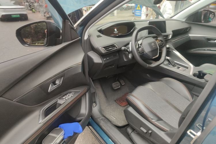 Used Peugeot 5008 2017 350THP 7-Seater Elite Edition Driver Seat